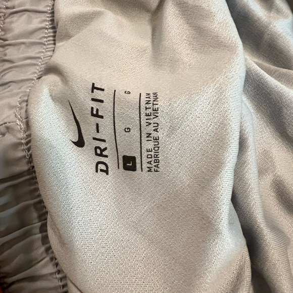 nike dri-fit shorts - Picture 4 of 4